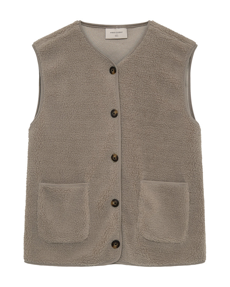 https://content.storeinfo.nl/applicatie/img/978/20250812171722_3925498_packshot22076248343Front1FQTEDDYWAISTCOATDesertTaupe.jpg