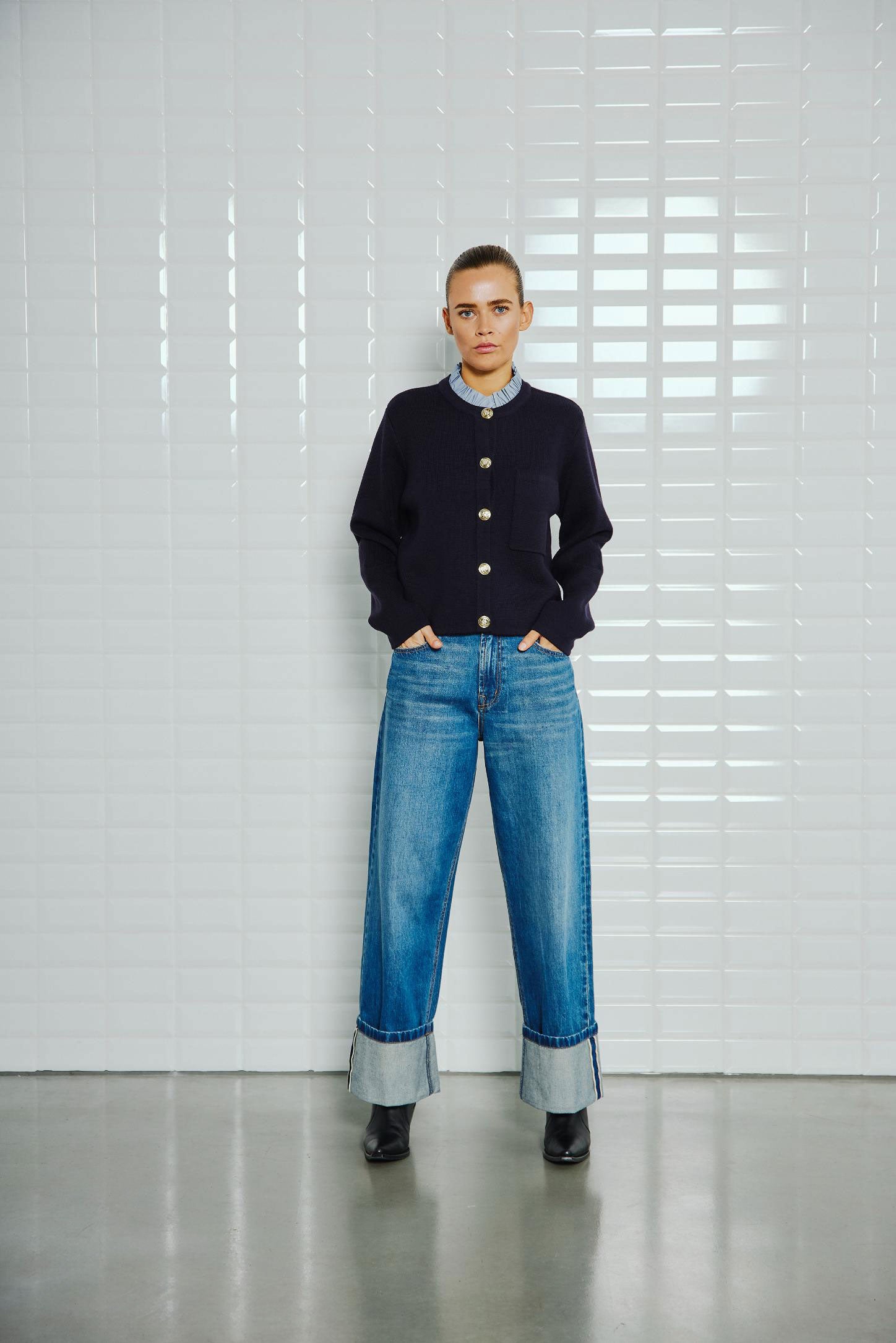 https://content.storeinfo.nl/applicatie/img/978/20250910123848_2502294_WblcelesteLsCardiganNavyWblhazelTurnUpJeansHorizon1.jpg