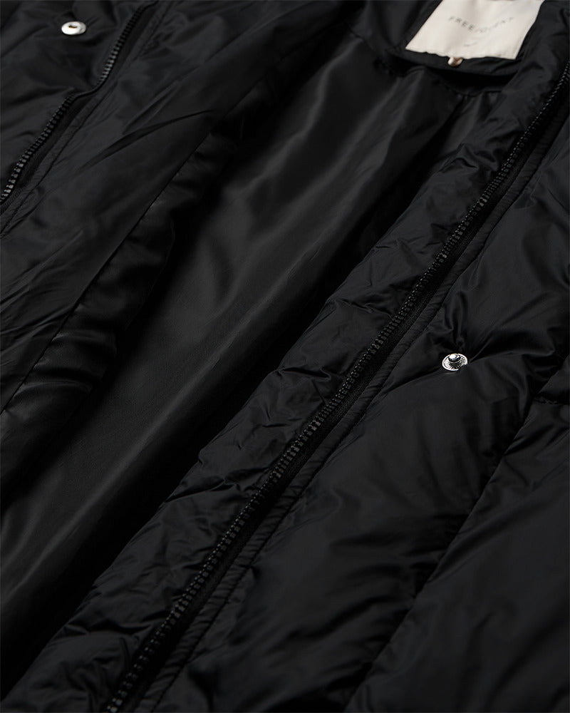 https://content.storeinfo.nl/applicatie/img/978/20250920123749_2099403_packshot22065251000Details1FQTIANAJACKETBlack.jpg