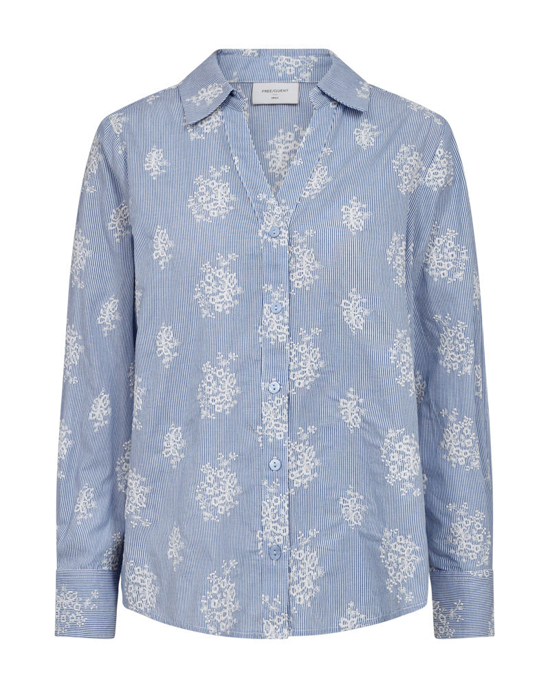 https://content.storeinfo.nl/applicatie/img/978/20260419134842_3272986_packshot22081047217Front1FQLELASHIRTBrilliantWhitew.ChambrayB..jpg