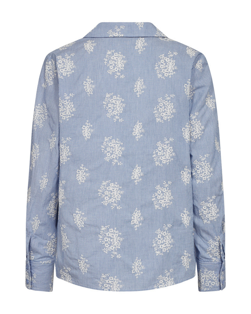 https://content.storeinfo.nl/applicatie/img/978/20260419134847_3273168_packshot22081047217Back1FQLELASHIRTBrilliantWhitew.ChambrayB..jpg