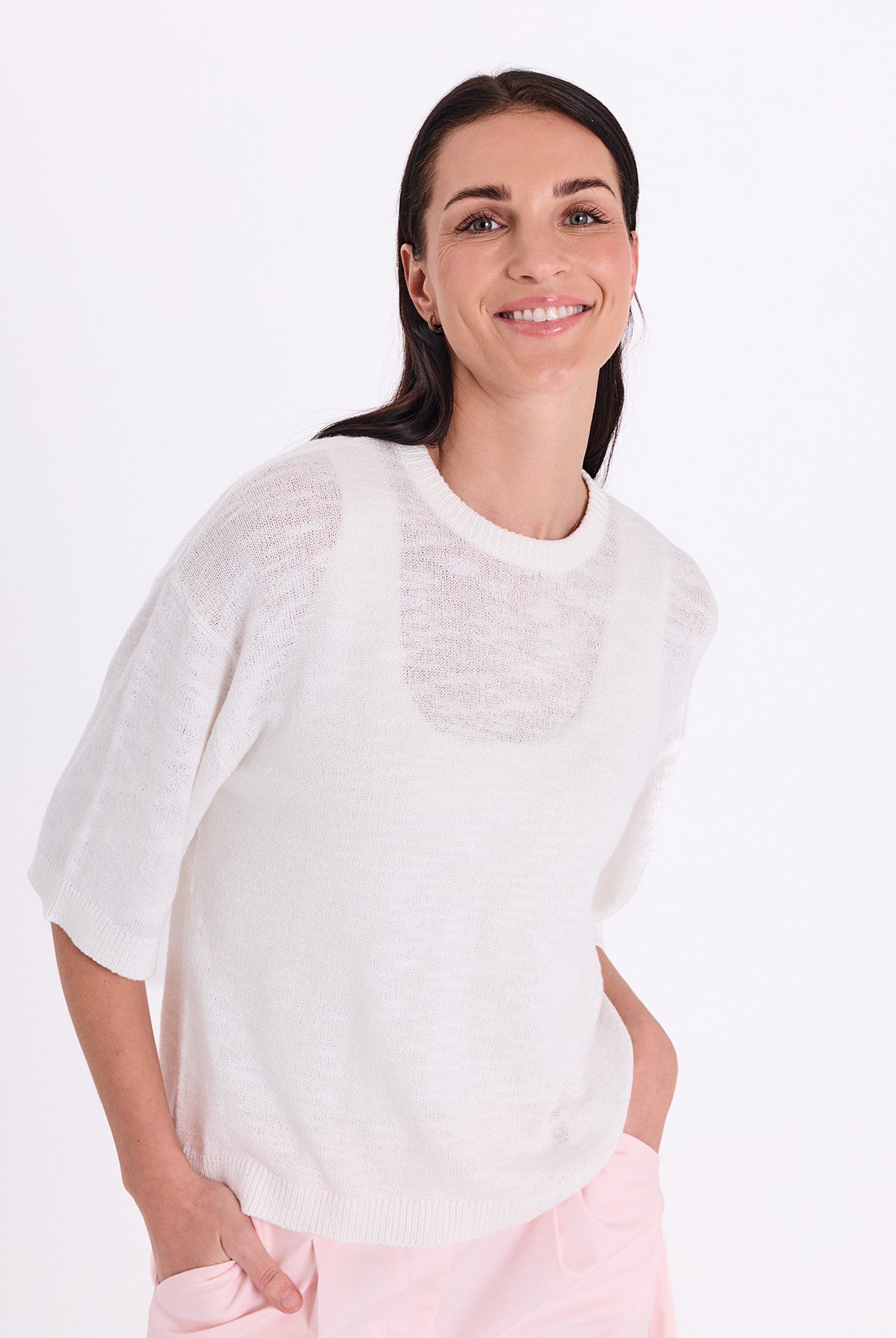 https://content.storeinfo.nl/applicatie/img/978/20260503161814_3853019_208117FQVICKIPULLOVERbrilliantwhitewitFreequent5.jpg