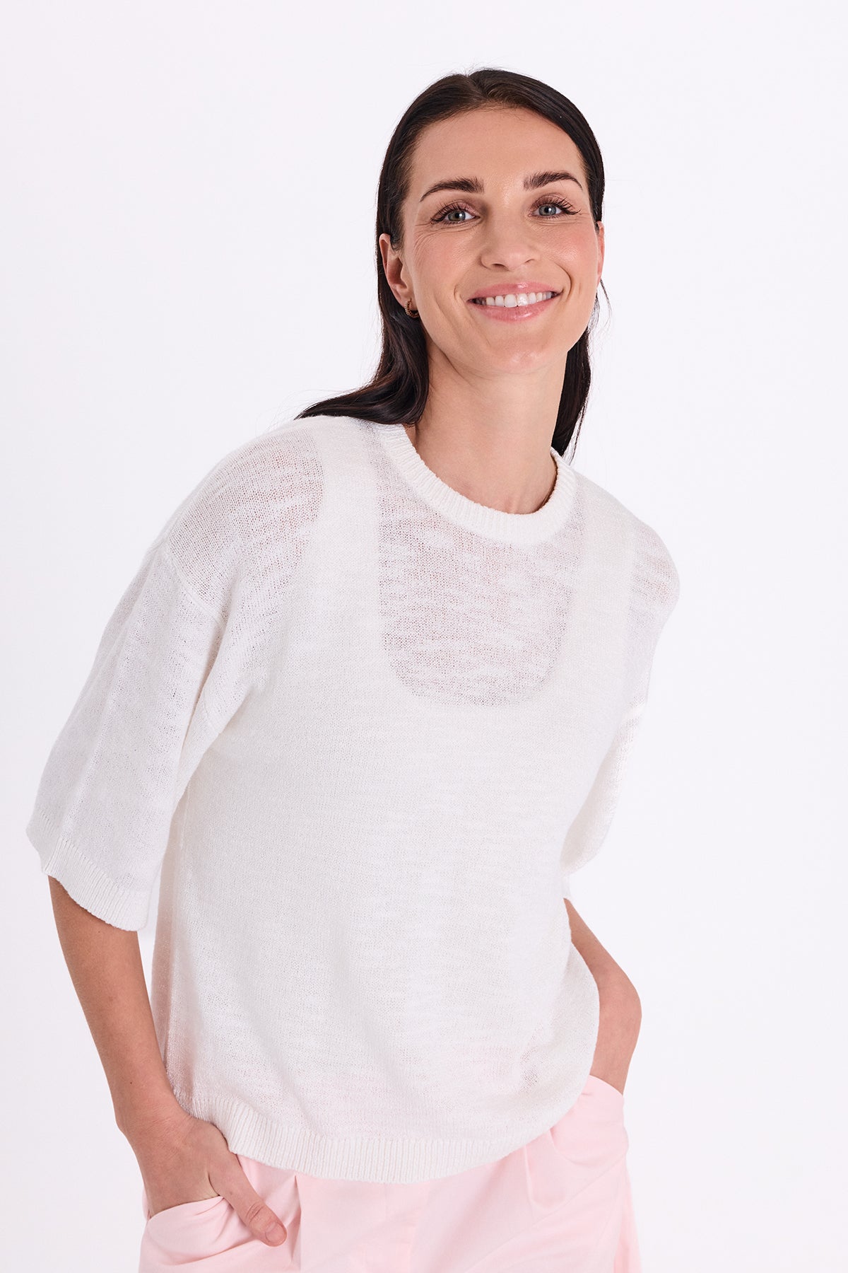 https://content.storeinfo.nl/applicatie/img/978/20260503161814_3853019_208117FQVICKIPULLOVERbrilliantwhitewitFreequent5.jpg