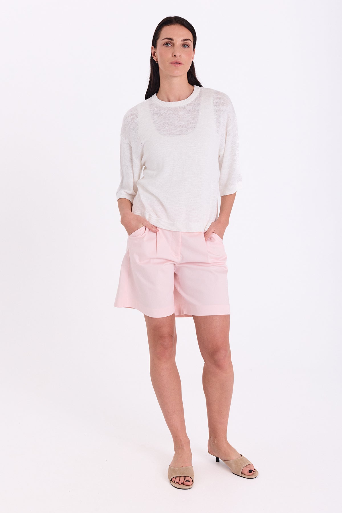 https://content.storeinfo.nl/applicatie/img/978/20260503161822_3864220_208117FQVICKIPULLOVERbrilliantwhitewitFreequent6.jpg