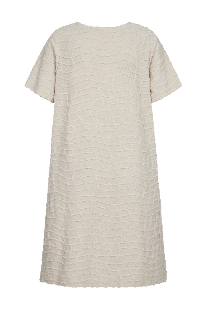 https://content.storeinfo.nl/applicatie/img/978/20260503163339_3866538_208162FQALFIDRESSMoonbeamBeigeecruFreequent2.jpg