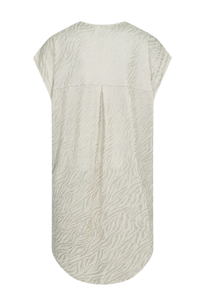 https://content.storeinfo.nl/applicatie/img/978/20260510170328_658984_208032FQMATTERDRESSMoonbeambeigeFreequent3.jpg