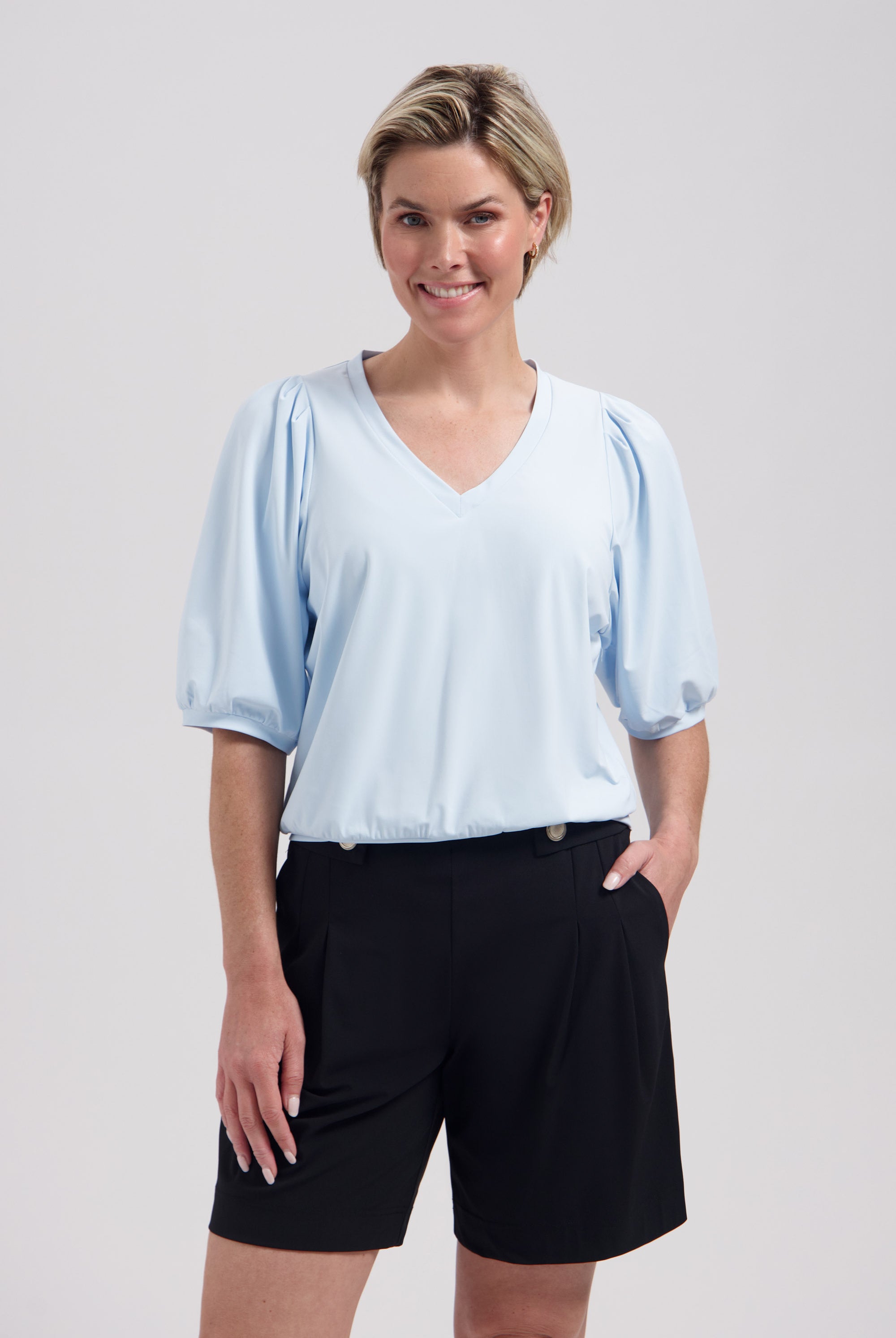 https://content.storeinfo.nl/applicatie/img/978/20260510170831_659690_AmieVBabyBlueLadyDayL.24.3754.jpg