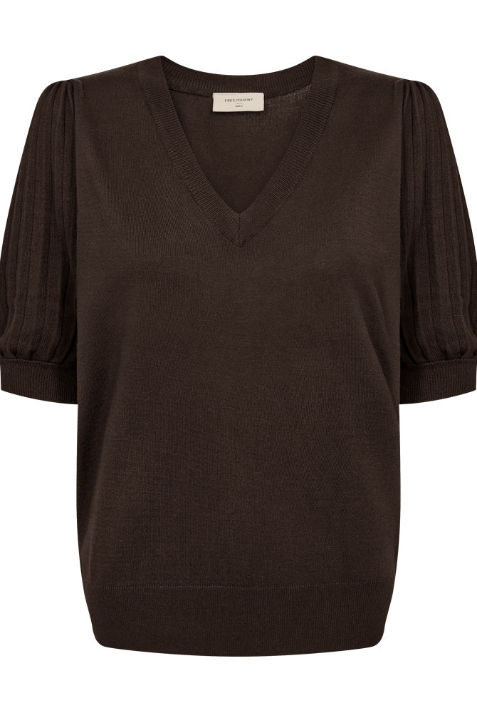 https://content.storeinfo.nl/applicatie/img/978/20260722151328_650396_packshot22067092467Front1FQJOELPULLOVERMole.jpg