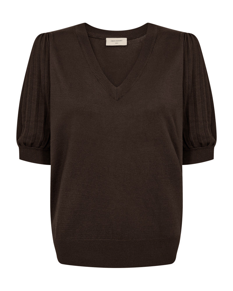 https://content.storeinfo.nl/applicatie/img/978/20260722151328_650396_packshot22067092467Front1FQJOELPULLOVERMole.jpg