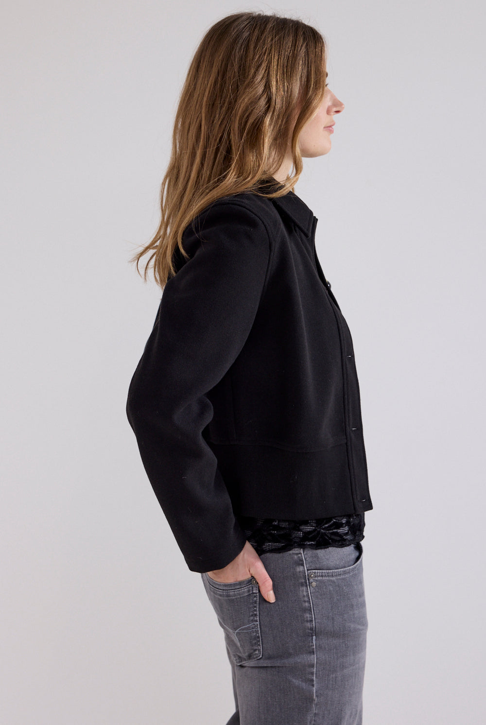 https://content.storeinfo.nl/applicatie/img/978/20260821174129_901423_Tramontanajacketribbottomblack2.jpg
