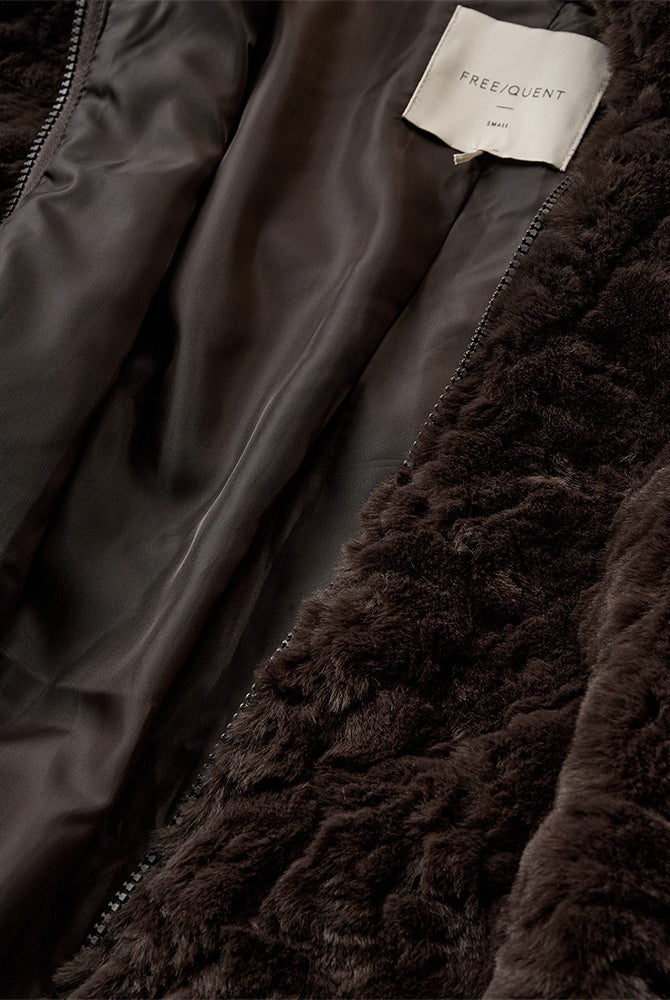 https://content.storeinfo.nl/applicatie/img/978/20260906155220_1157054_packshot22115212467Details1FQFOBYJACKETMole.jpg