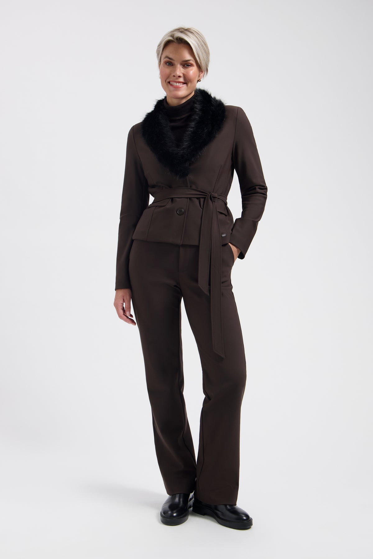 https://content.storeinfo.nl/applicatie/img/978/20260913151127_2991892_MilanaDenaLenoraFullbody1.jpg