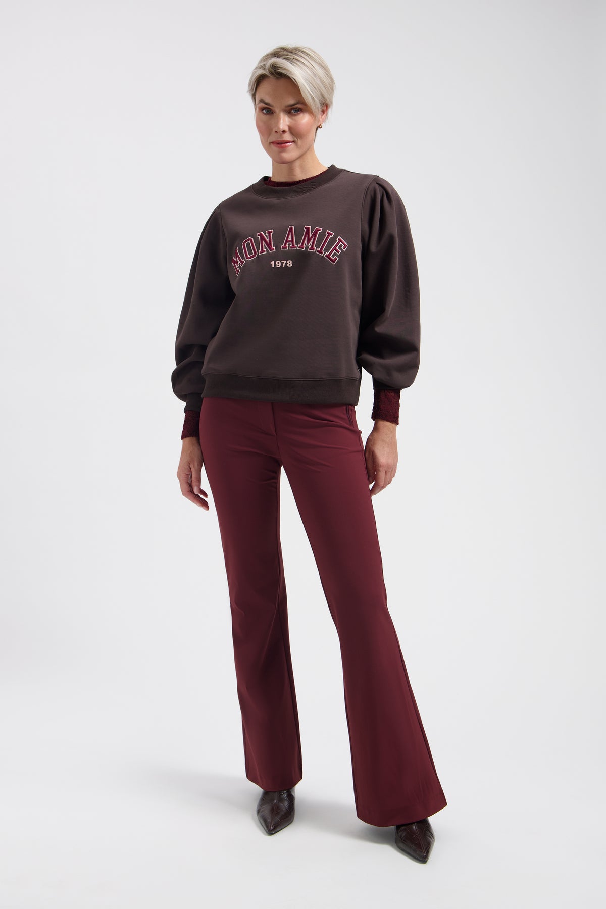 https://content.storeinfo.nl/applicatie/img/978/20260913155736_2983534_MaddyJossMonAmieFullbody1.jpg