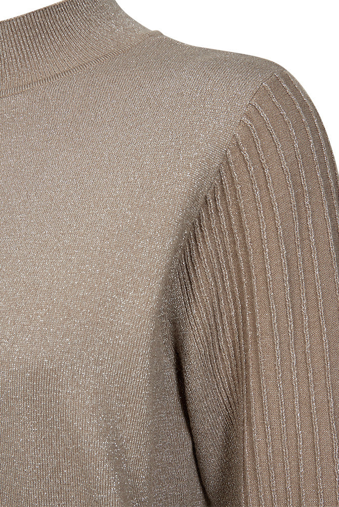 https://content.storeinfo.nl/applicatie/img/978/20261010113626_1996887_packshot22074398343Details1FQBISOLO-PULLOVER-Desert-Taupe.jpg