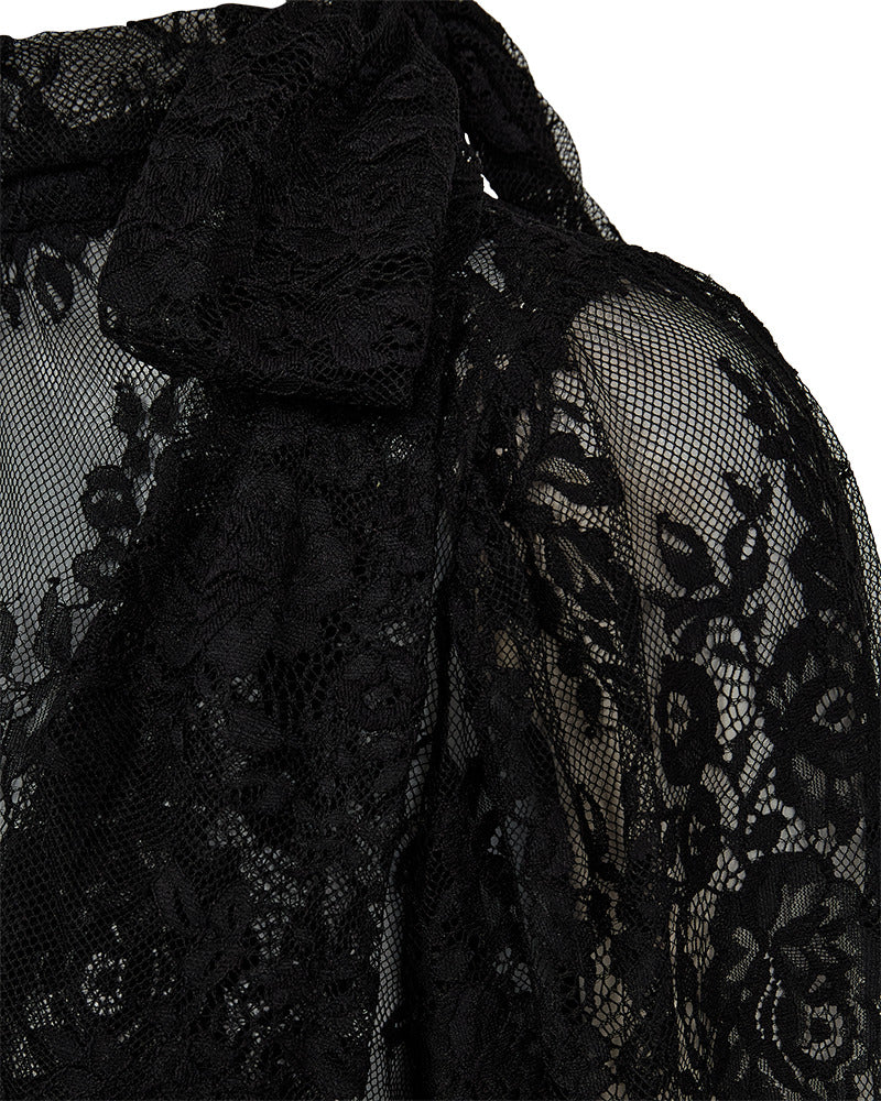 https://content.storeinfo.nl/applicatie/img/978/20261024143009_298288_packshot22121931000Details1FQCAVA-BLOUSE-Black.jpg
