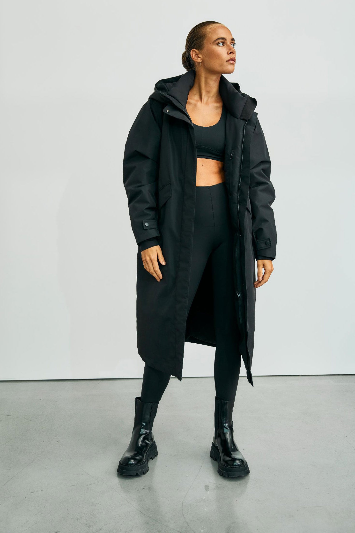 https://content.storeinfo.nl/applicatie/img/978/20241030142253_2306993_WblbrooklynfunctionparkaBlack1.jpg