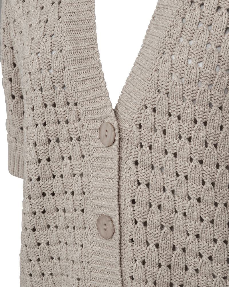 https://content.storeinfo.nl/applicatie/img/978/20250421133847_2541647_packshot22060687030Details1FQFLOTTACARDIGANSimplyTaupe.jpg