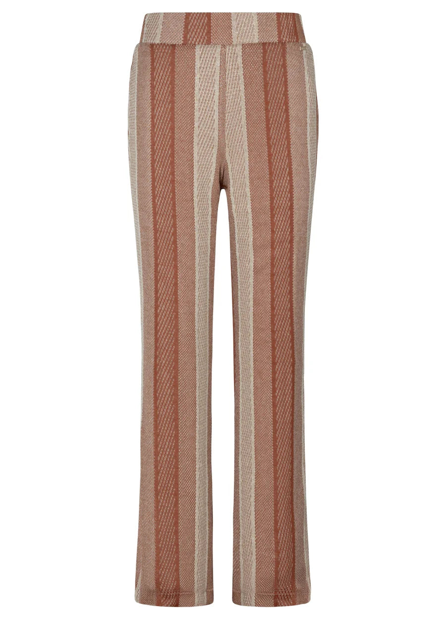 https://content.storeinfo.nl/applicatie/img/978/20250517164210_189711_AbbyPant1.jpg
