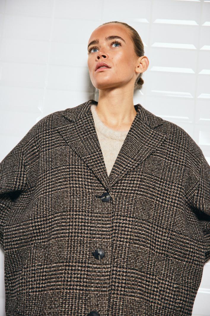 https://content.storeinfo.nl/applicatie/img/978/20250722175424_1339605_WblvistaCheckedCoatBrownPrinceOfWales6.jpg