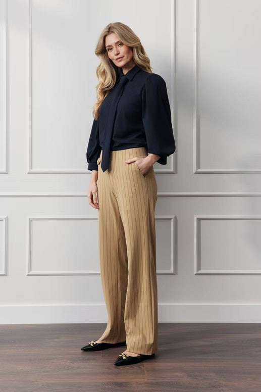 https://content.storeinfo.nl/applicatie/img/978/20250730200710_3479275_maryblouse.jpg