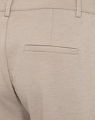 https://content.storeinfo.nl/applicatie/img/978/20250808133608_3418297_packshot22006329349Details1FQNANNIPANTDesertTaupeMelange.jpg