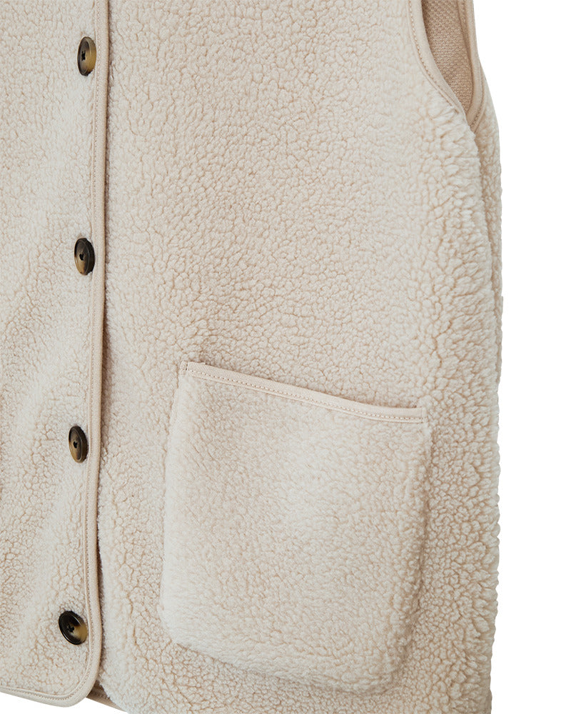 https://content.storeinfo.nl/applicatie/img/978/20250812171755_3925591_packshot22076242080Details1FQTEDDYWAISTCOATMoonbeam.jpg