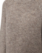 https://content.storeinfo.nl/applicatie/img/978/20250816105206_1464271_packshot22055079349Details1FQGRSLULUPULLOVERDesertTaupeMelange.jpg