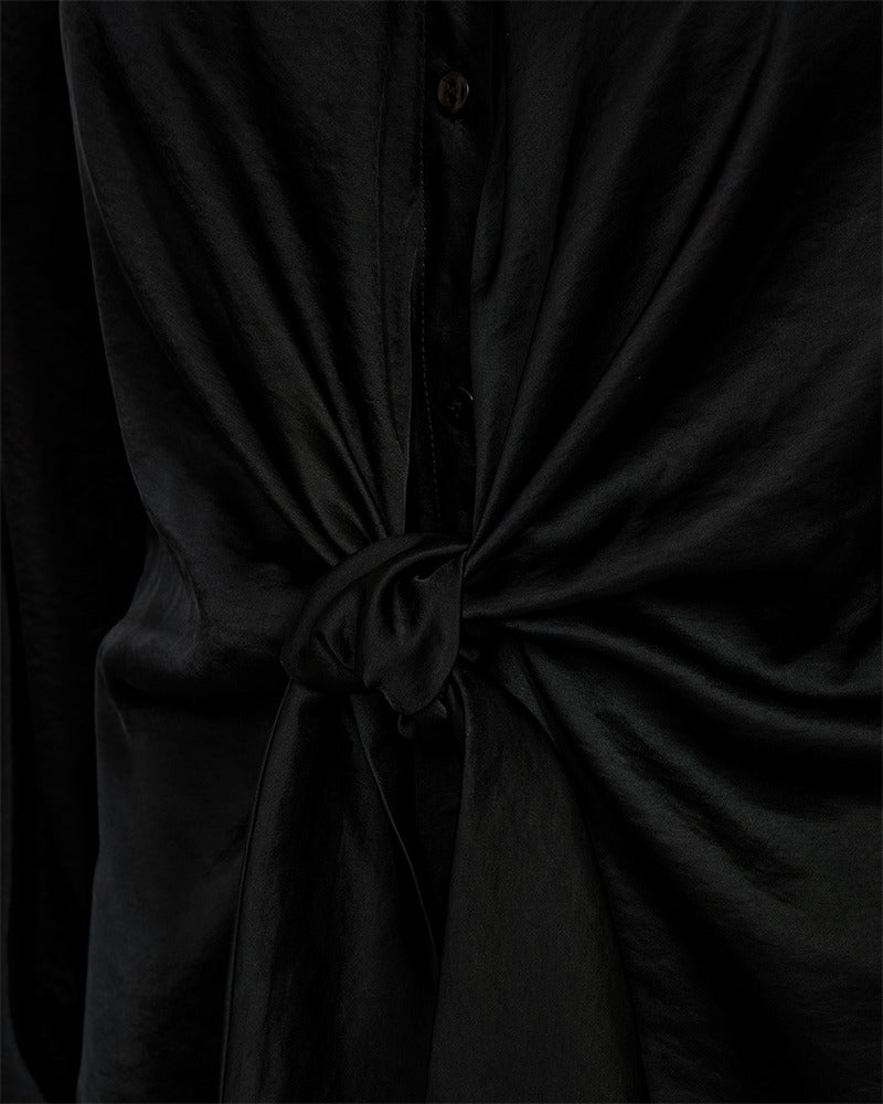 https://content.storeinfo.nl/applicatie/img/978/20250823113538_2439518_packshot22067791000Details1FQDOVEBLOUSEBlack.jpg