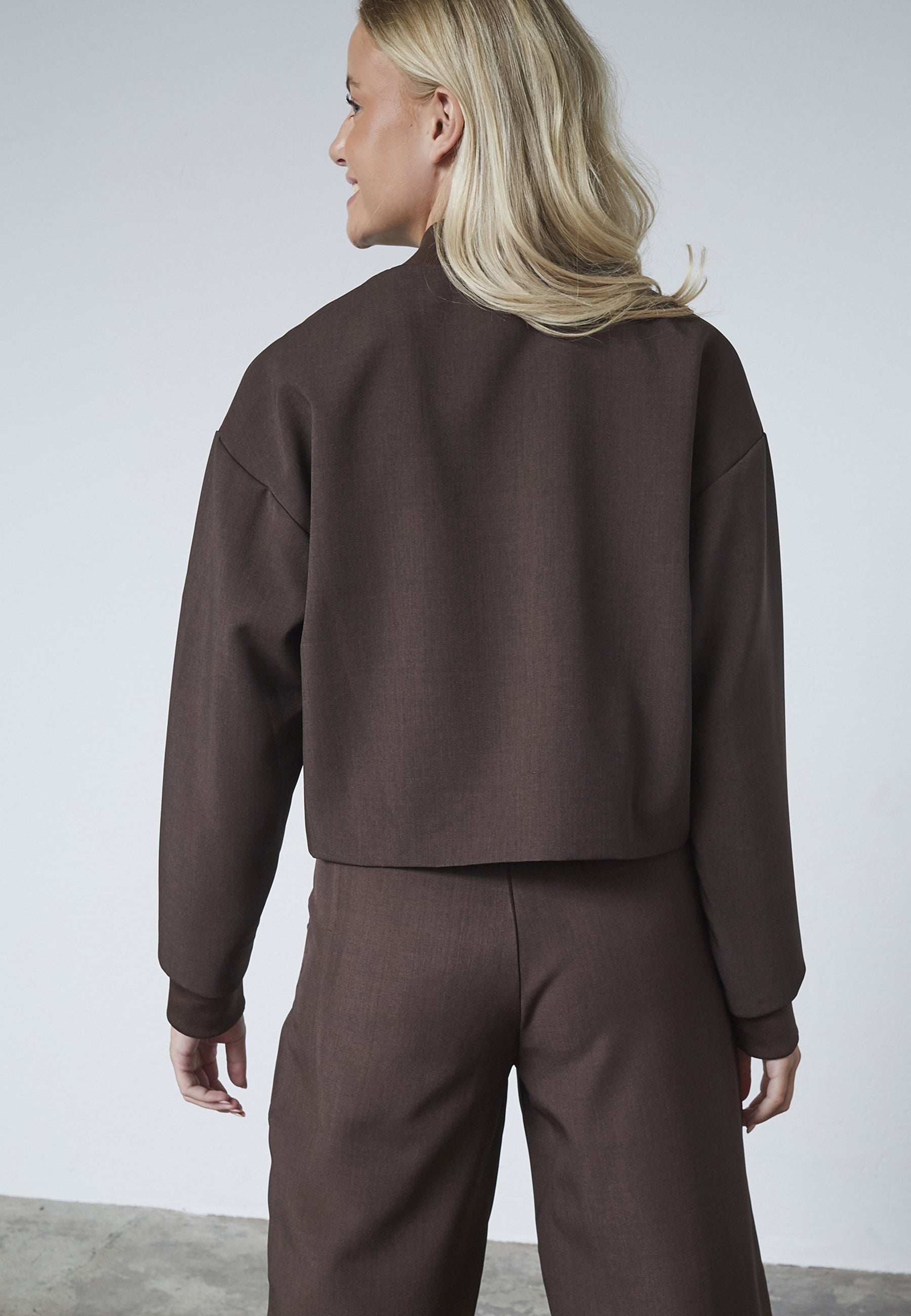 https://content.storeinfo.nl/applicatie/img/978/20250906135953_1979734_sisterspointgreatja1800x2600c4.jpg