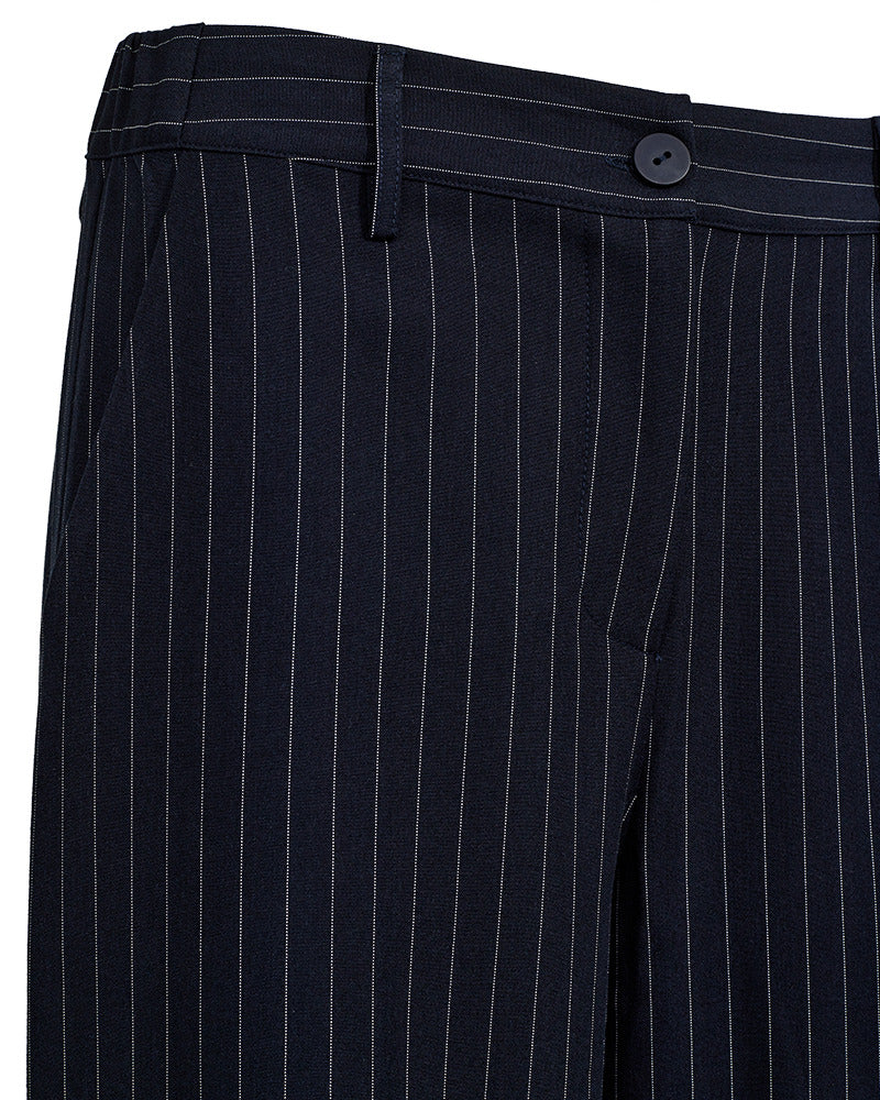 https://content.storeinfo.nl/applicatie/img/978/20250910120201_2501621_packshot22068682308Details1FQMYNTEPANTSSalutew.StarOffWhite.jpg