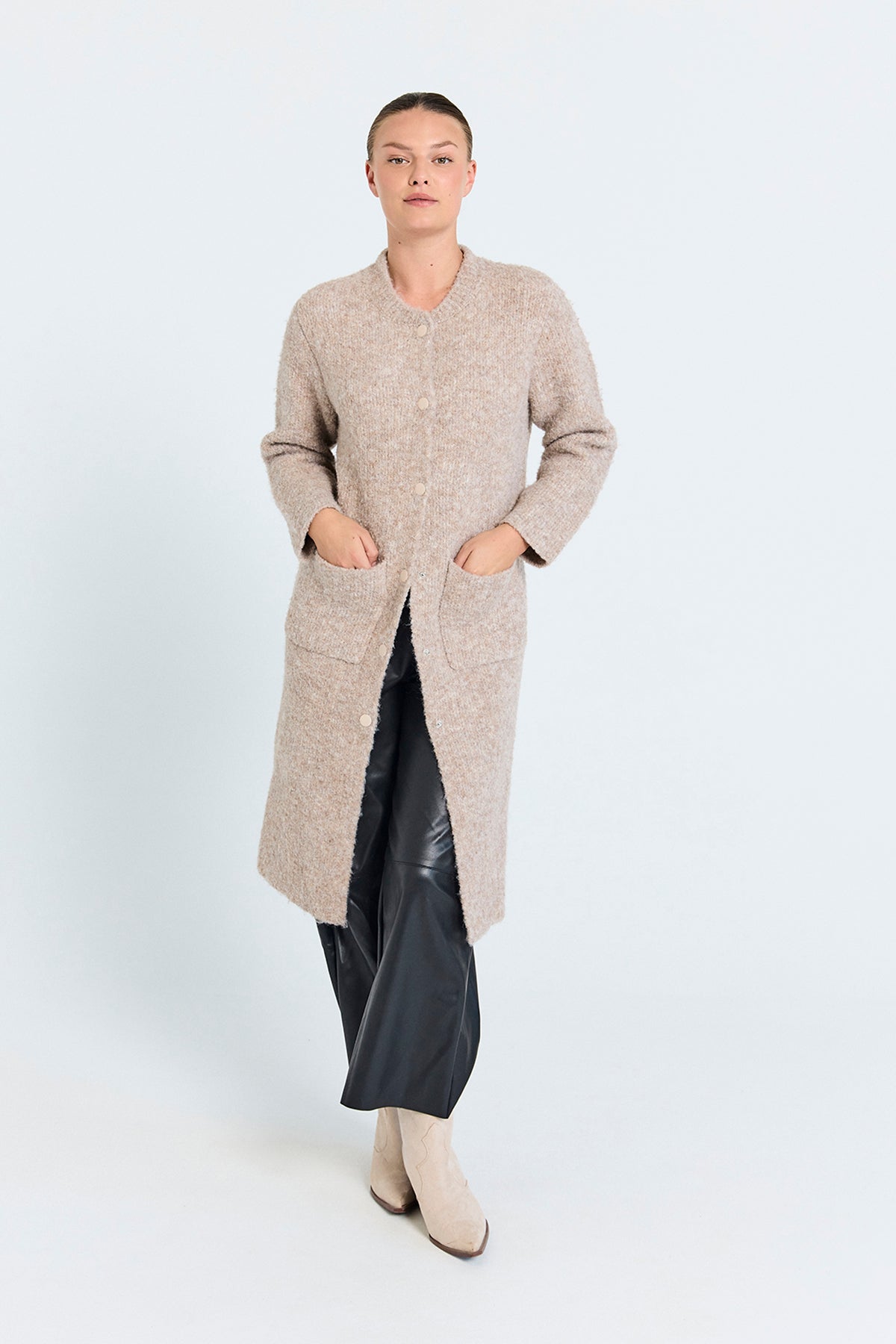 https://content.storeinfo.nl/applicatie/img/978/20250910122433_2502294_EcomAUTUMN252025AWFREEQUENT206809934910.jpg
