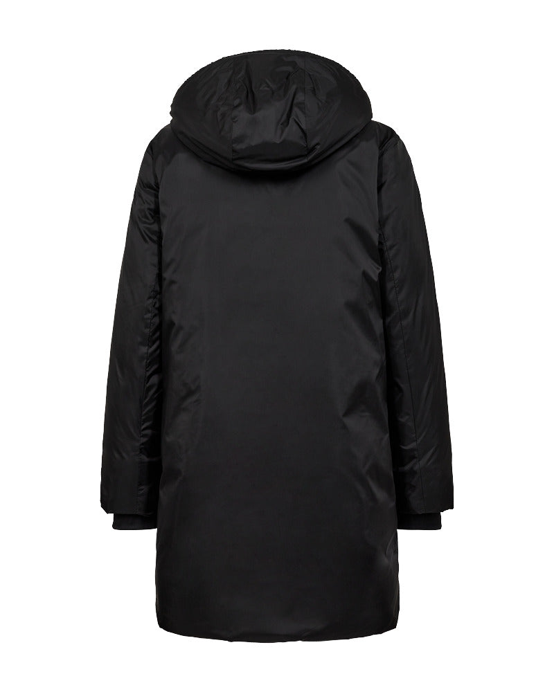 https://content.storeinfo.nl/applicatie/img/978/20250924110541_731158_packshot22065601000Back1FQPRALAJACKETBlack.jpg