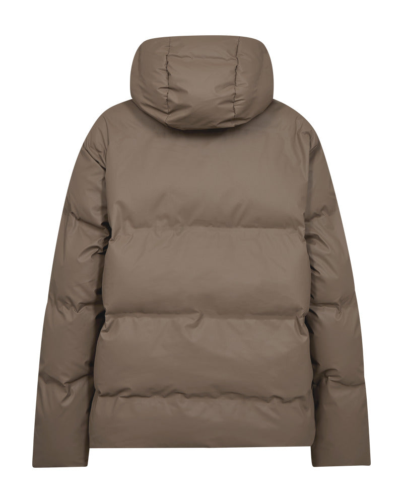 https://content.storeinfo.nl/applicatie/img/978/20250924111909_732009_packshot22065618348Back1FQRAINGOJACKETMorel.jpg