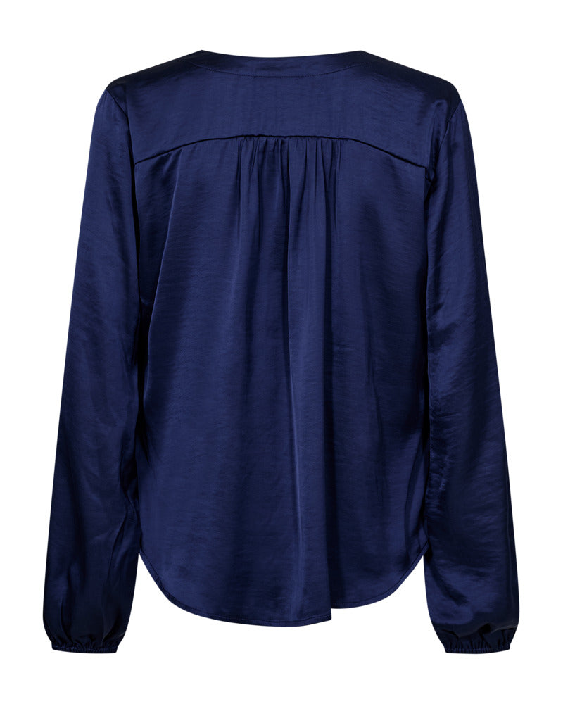 https://content.storeinfo.nl/applicatie/img/978/20251004153751_1774134_packshot22075798130Back1FQDOVEBLOUSEPatriotBlue.jpg