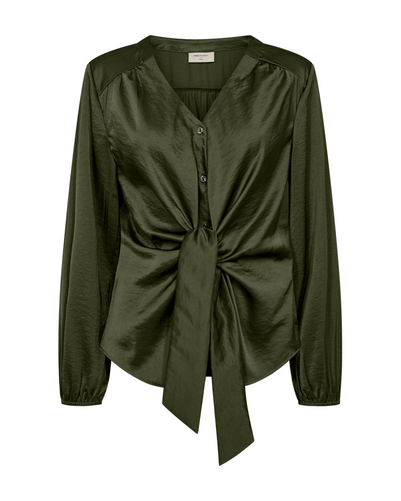 https://content.storeinfo.nl/applicatie/img/978/20251004153830_1774134_packshot22075793081Front1FQDOVEBLOUSEKombuGreen.jpg