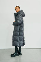 https://content.storeinfo.nl/applicatie/img/978/20251004163009_1779587_Wblpennydown20coattornadogrey23.jpg