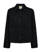 https://content.storeinfo.nl/applicatie/img/978/20251011153618_2802097_packshot22073951000Front1FQSHOWJACKETBlack.jpg