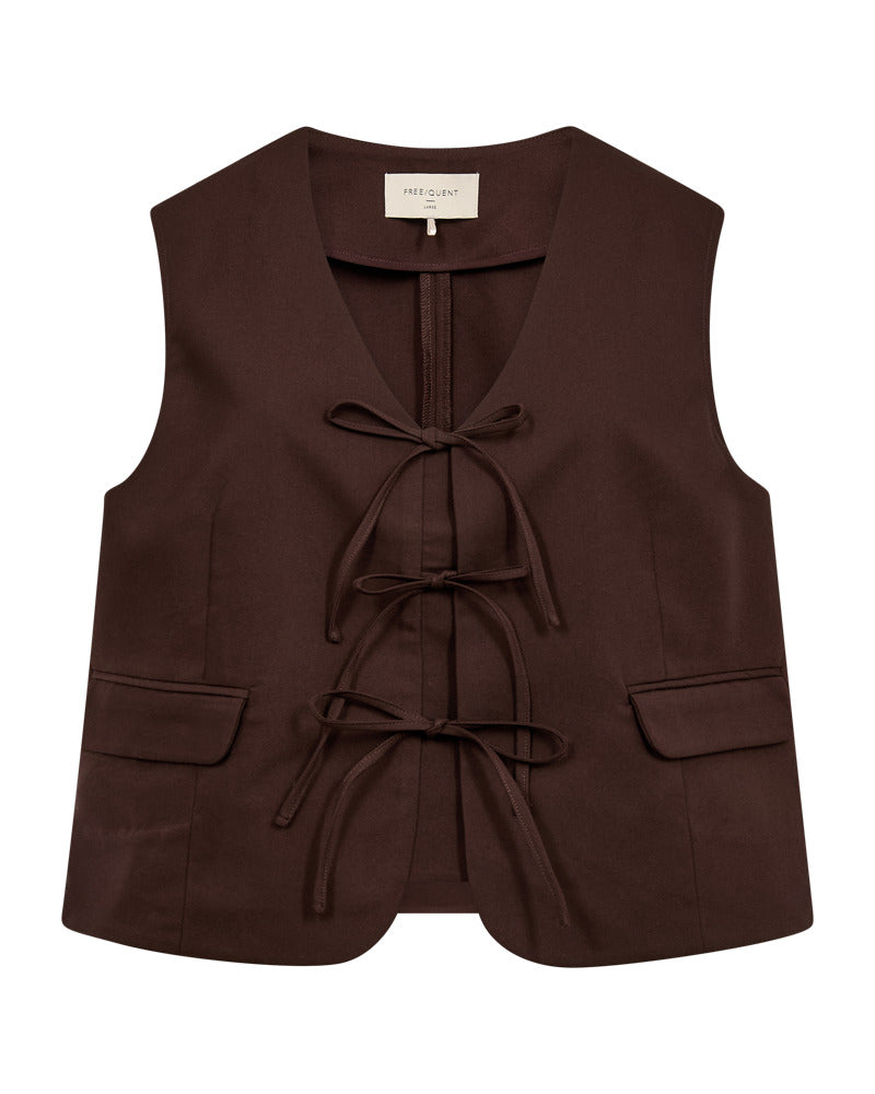 https://content.storeinfo.nl/applicatie/img/978/20260419144109_3276317_packshot22081891080Front1FQMAEVEWAISTCOATCoffeeBean.jpg