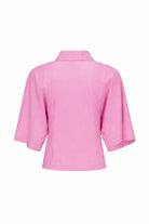 https://content.storeinfo.nl/applicatie/img/978/20260505211556_1212362_StudioAnneloesFabienneblousepoppinkroze138535.jpg