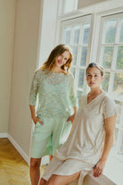 https://content.storeinfo.nl/applicatie/img/978/20260510170320_658980_208032FQMATTERDRESSMoonbeambeigeFreequent2.jpg