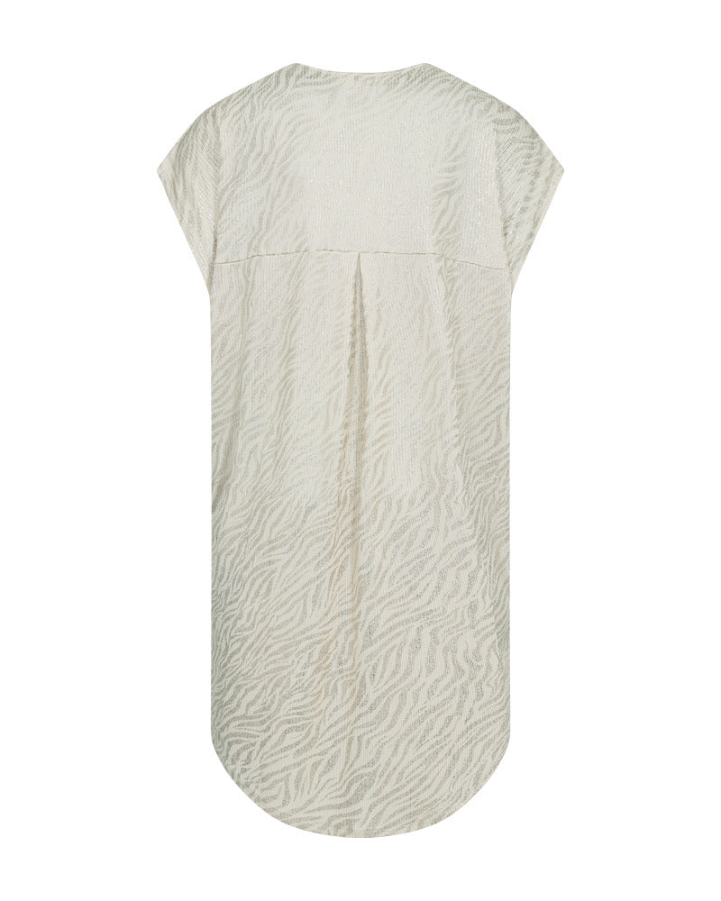 https://content.storeinfo.nl/applicatie/img/978/20260510170328_658984_208032FQMATTERDRESSMoonbeambeigeFreequent3.jpg