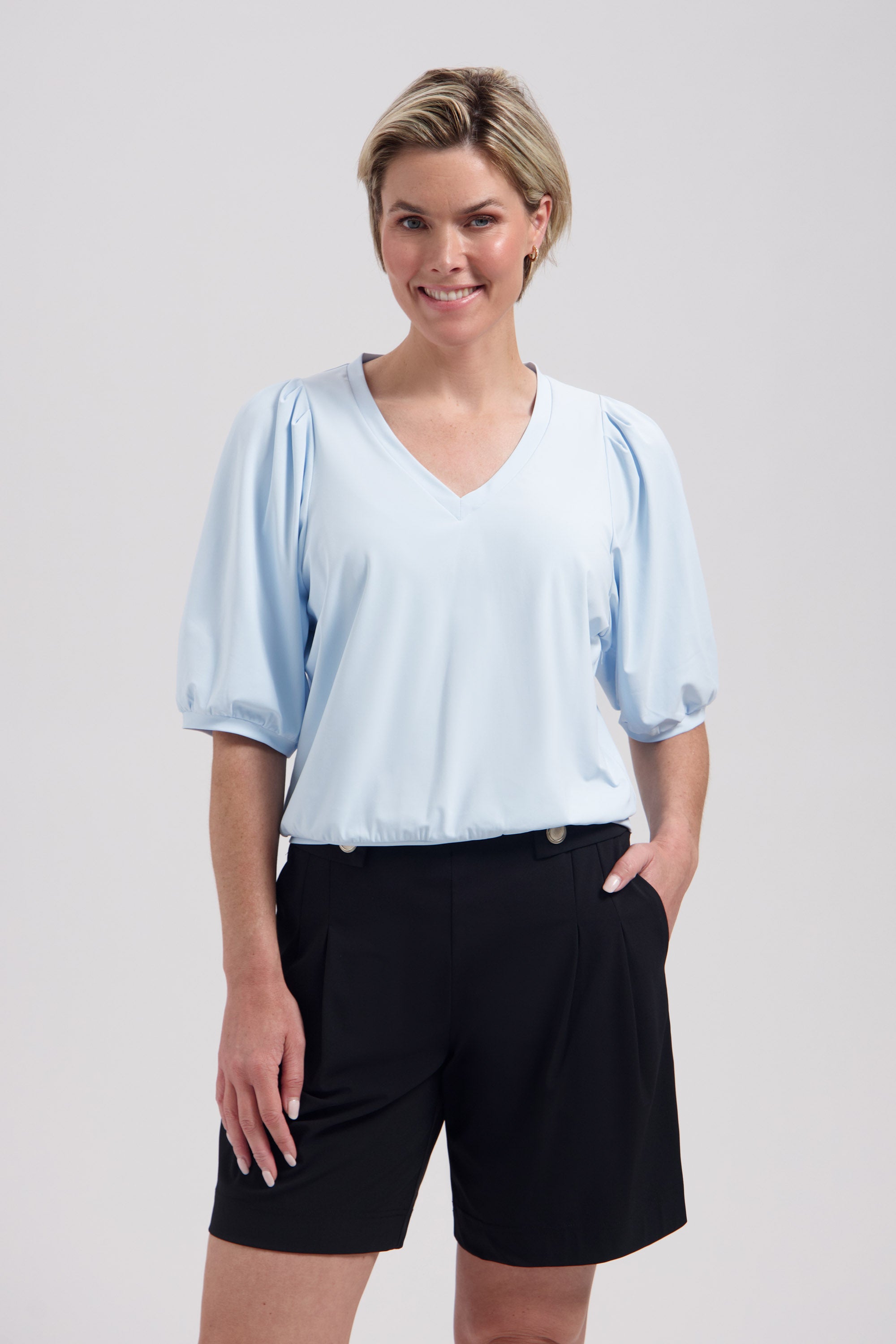 https://content.storeinfo.nl/applicatie/img/978/20260510170831_659690_AmieVBabyBlueLadyDayL.24.3754.jpg