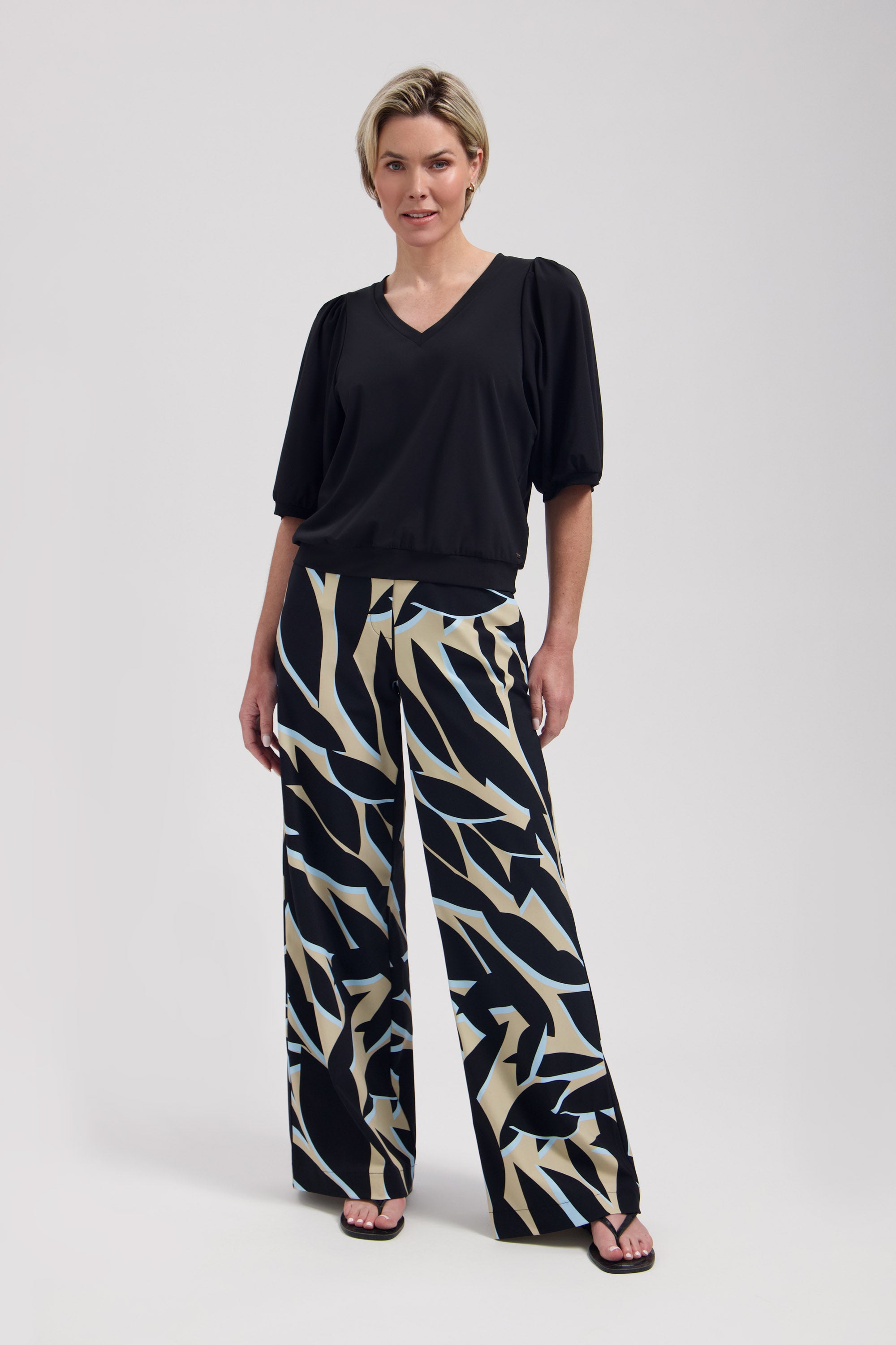 https://content.storeinfo.nl/applicatie/img/978/20260510170913_658980_AmieVBlackLadyDayL.24.3753.jpg