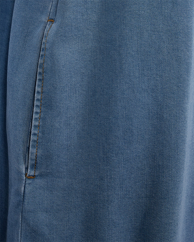 https://content.storeinfo.nl/applicatie/img/978/20260530115114_414368_packshot22083669451Details1FQSOLDADRESSLightBlueDenim.jpg
