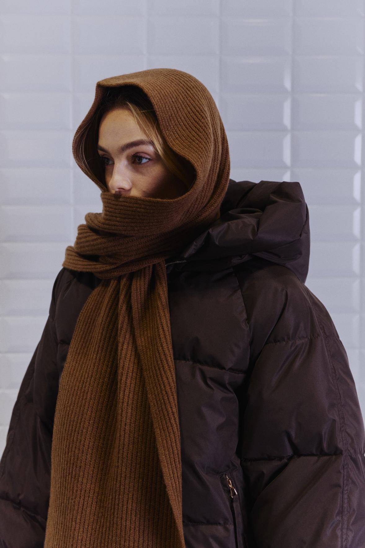 https://content.storeinfo.nl/applicatie/img/978/20260718153416_279398_WblviviannaScarfCamel1.jpg