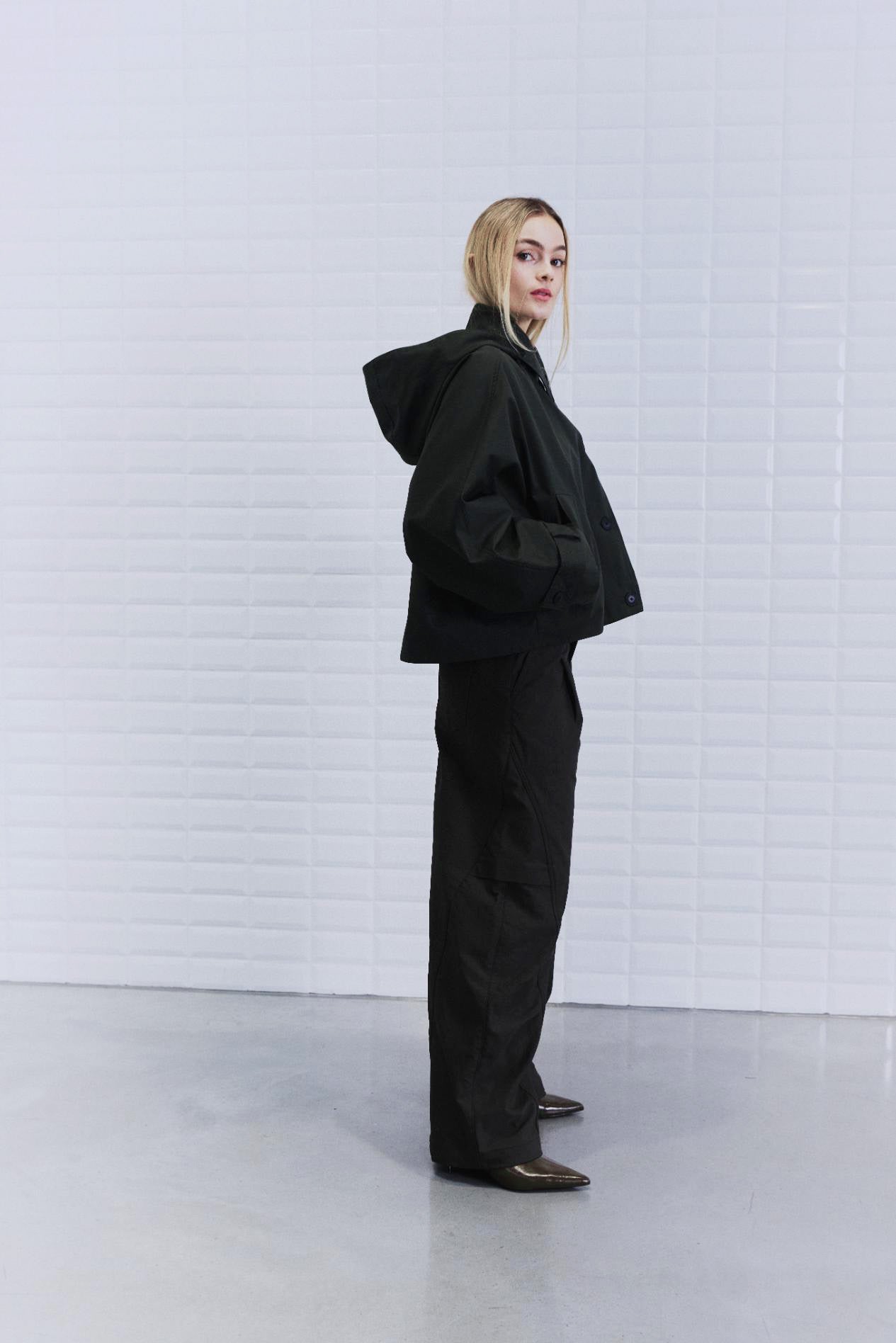 https://content.storeinfo.nl/applicatie/img/978/20260804105025_1986984_WBLALAIAHOODEDJACKETDarkGreen10.jpg