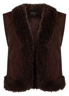 https://content.storeinfo.nl/applicatie/img/978/20260821173350_900987_Tramontanafauxfurdetailedvest4.jpg