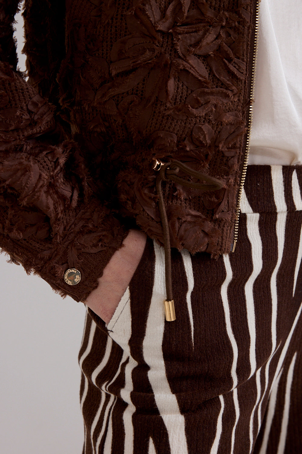 https://content.storeinfo.nl/applicatie/img/978/20260821173927_901294_Tramontanafancylacejacketbruin2.jpg