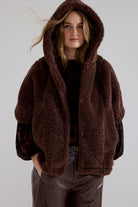https://content.storeinfo.nl/applicatie/img/978/20260821174514_901256_Tramontanahoodedcapefaucfur.jpg