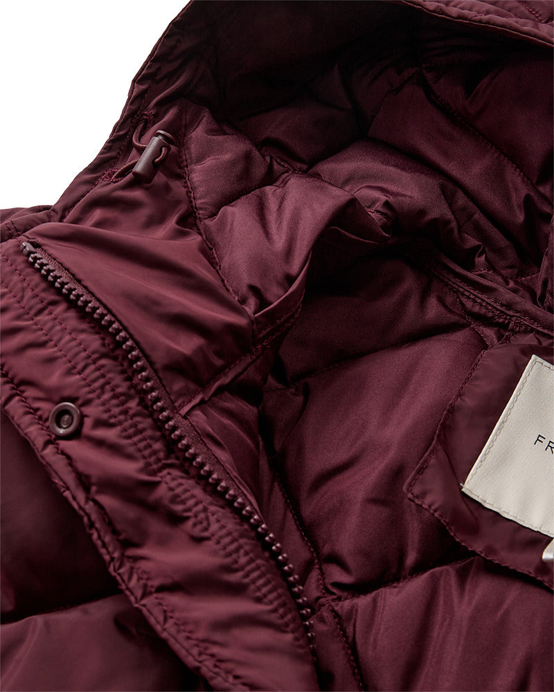 https://content.storeinfo.nl/applicatie/img/978/20260823144704_438101_packshot22116777051Details1FQOLGAJACKETPortRoyale.jpg